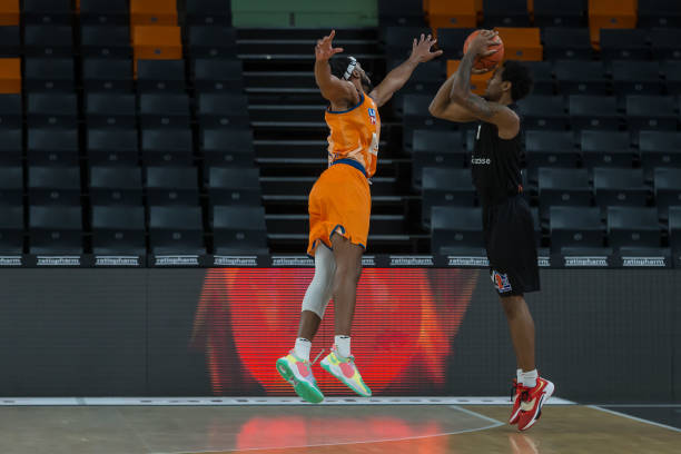 詹姆斯一直 詹姆斯一直