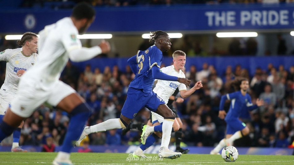 中国女排3-1战胜哥伦比亚提前晋级16强，取得两连胜。