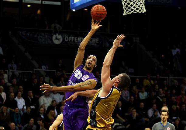 面对雷霆时 面对雷霆时
