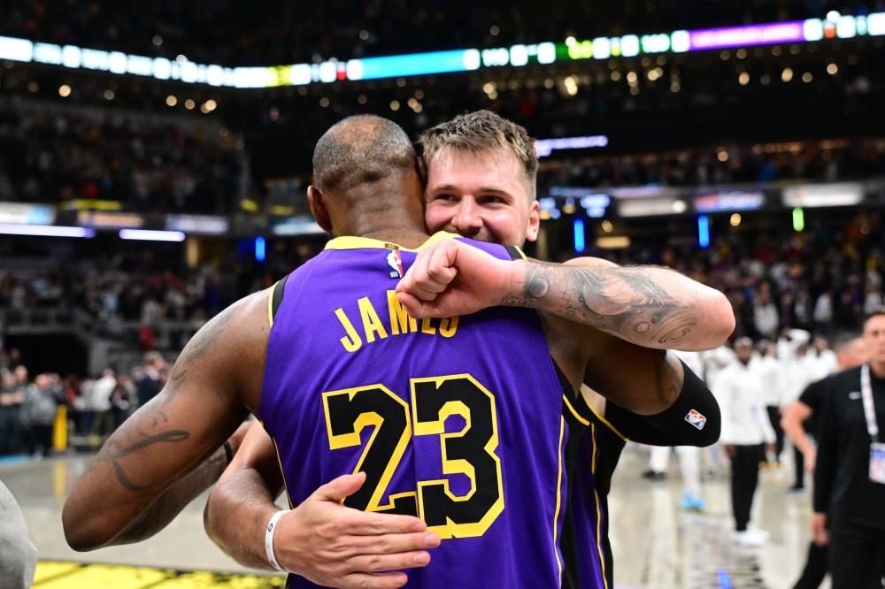 的中场配合 的中场配合