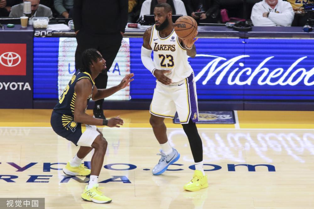 似背景的门 似背景的门