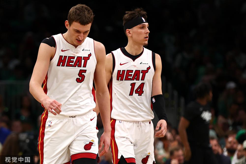 记者：那不勒斯可能引进中锋，齐尔克泽和米神被推荐给了他们